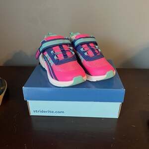 NEW WITH TAGS Stride Rite Sneakers Pink & Blue Kids Size 1XW